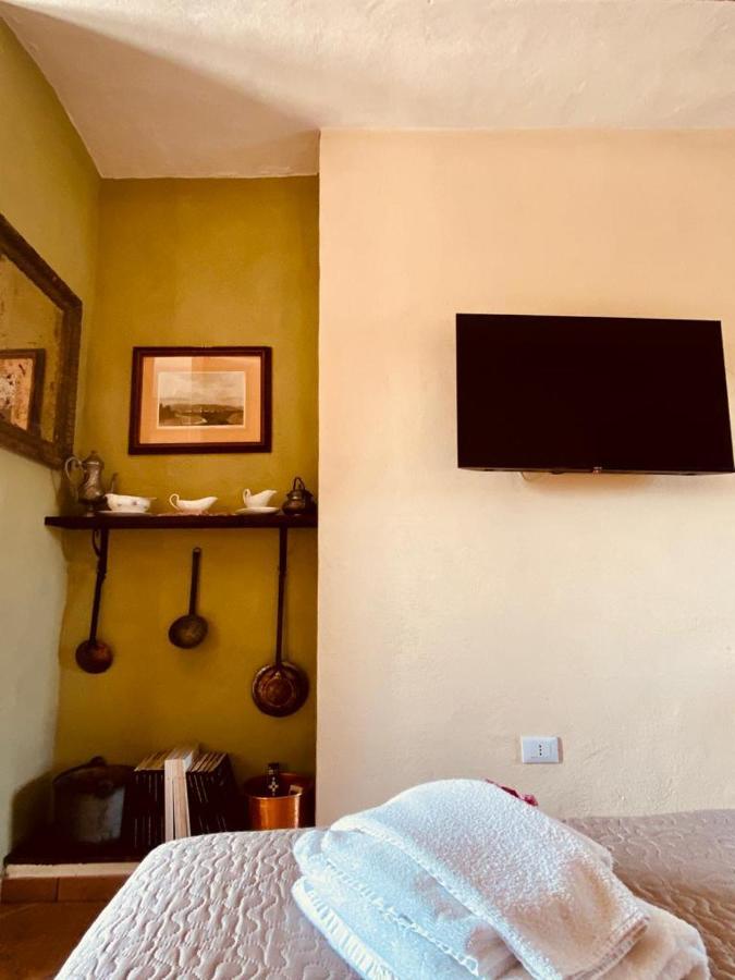 Madama Langa Country House Con Piscina Nelle Vigne Montelupo Albese Ngoại thất bức ảnh