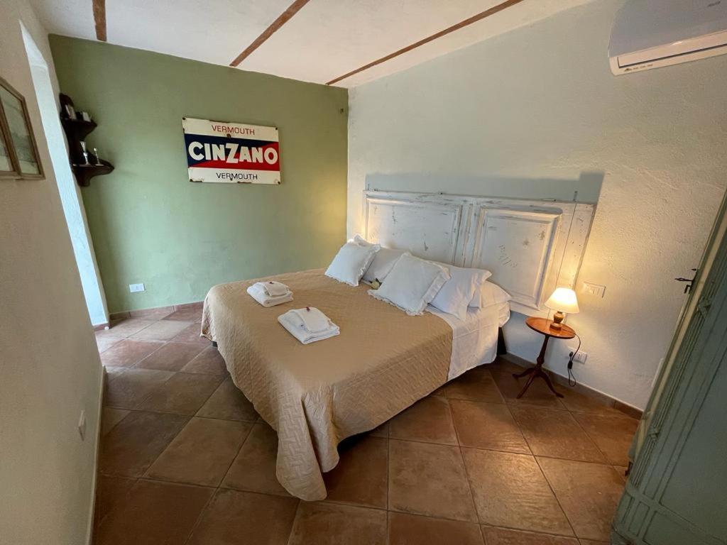 Madama Langa Country House Con Piscina Nelle Vigne Montelupo Albese Phòng bức ảnh